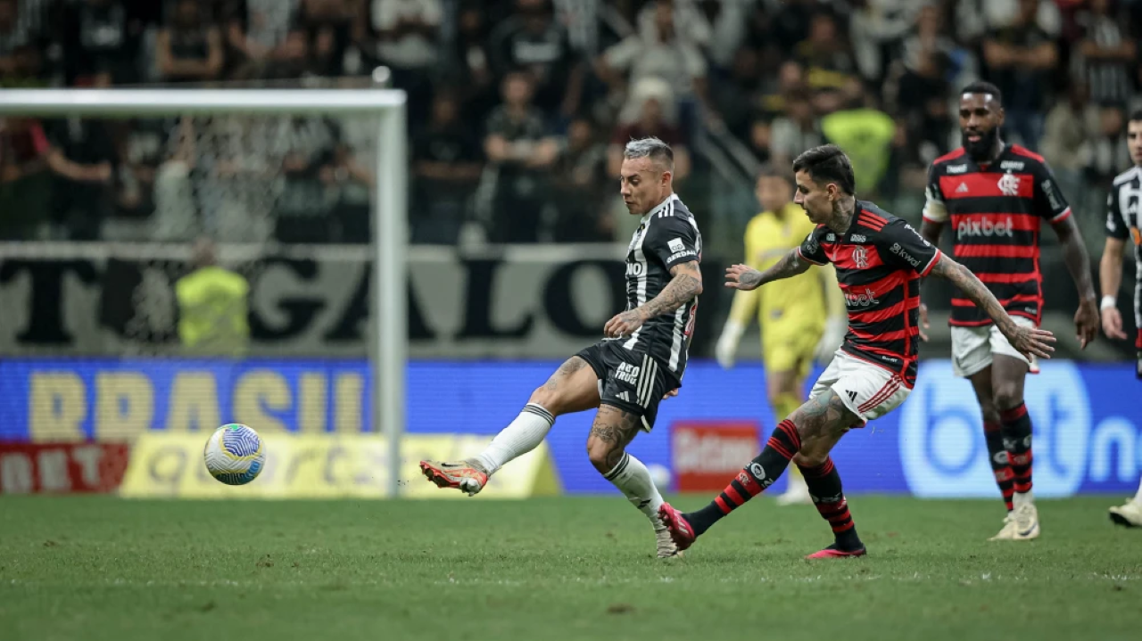 CBF libera áudios do VAR sobre decisões controversas em Atlético-MG x Flamengo