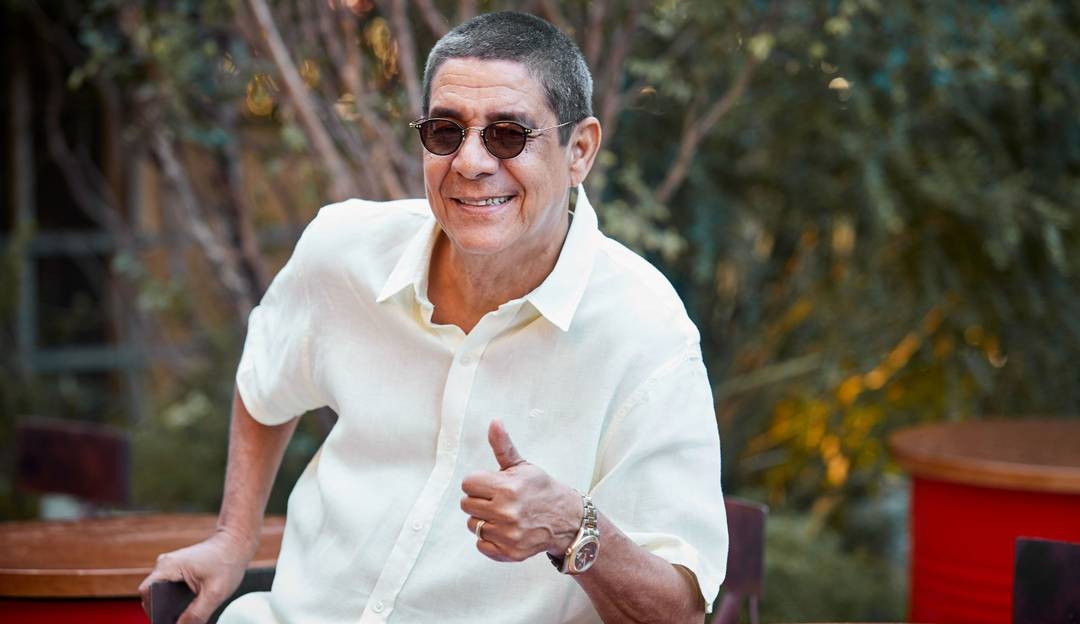 Zeca Pagodinho recebe alta de hospital e comemora: “/”/Venci a Covid-19″/”/