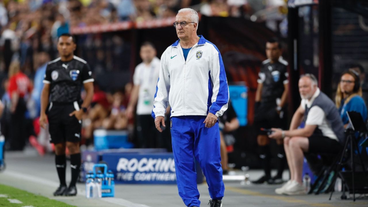 Dorival explica afastamento da roda de jogadores antes dos pênaltis