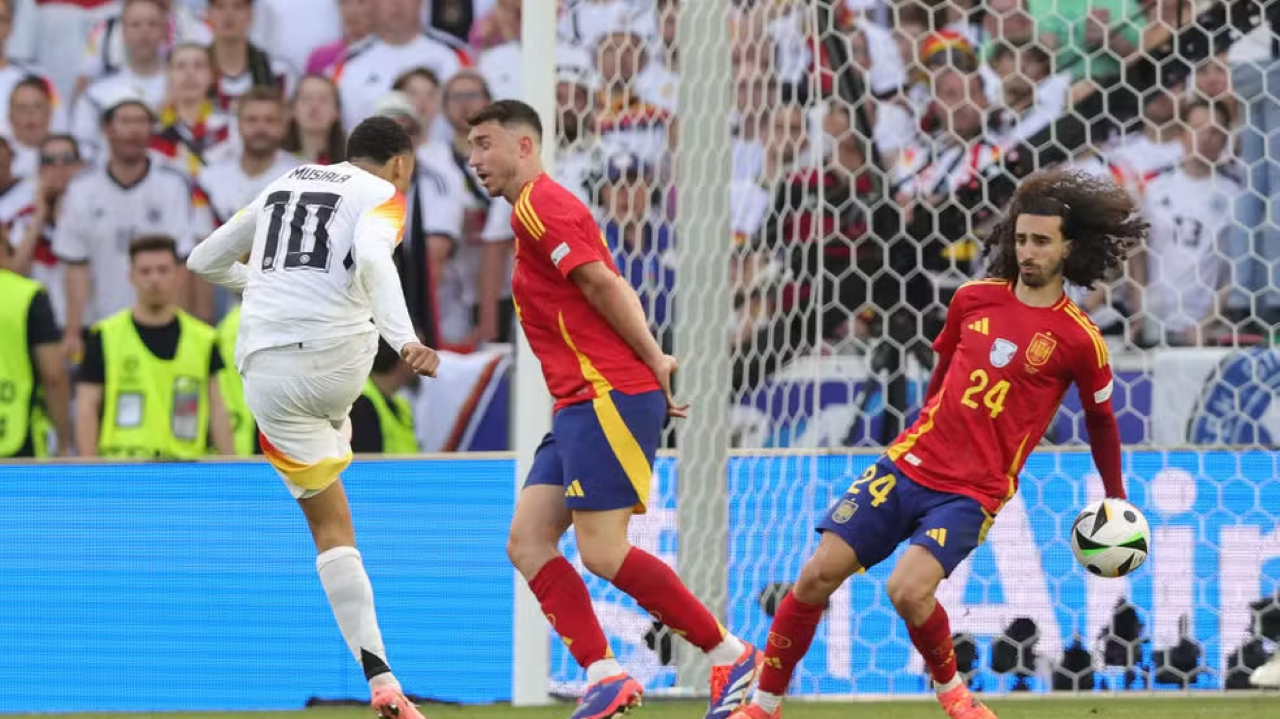 Torcedores iniciam petição para repetição do jogo Espanha x Alemanha