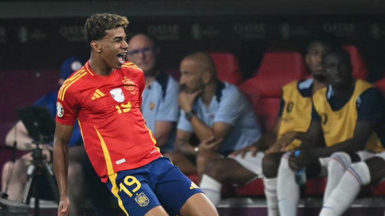 Espanha garante vaga na final da Eurocopa ao vencer a França de virada