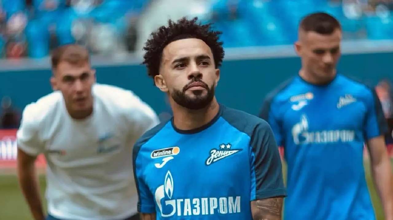 Flamengo dá passo importante para contratação de Claudinho e aguarda final na Rússia para fechar