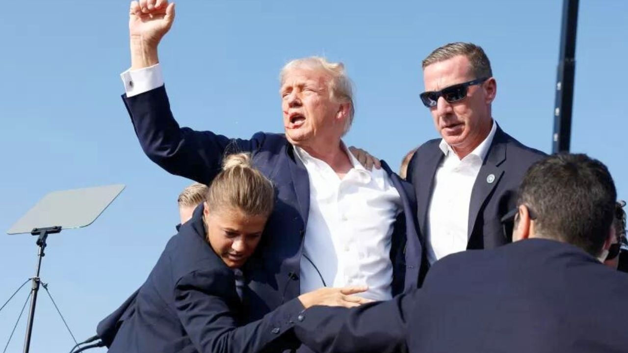Trump diz sentir “bala rasgando a pele” após atentado em comício
