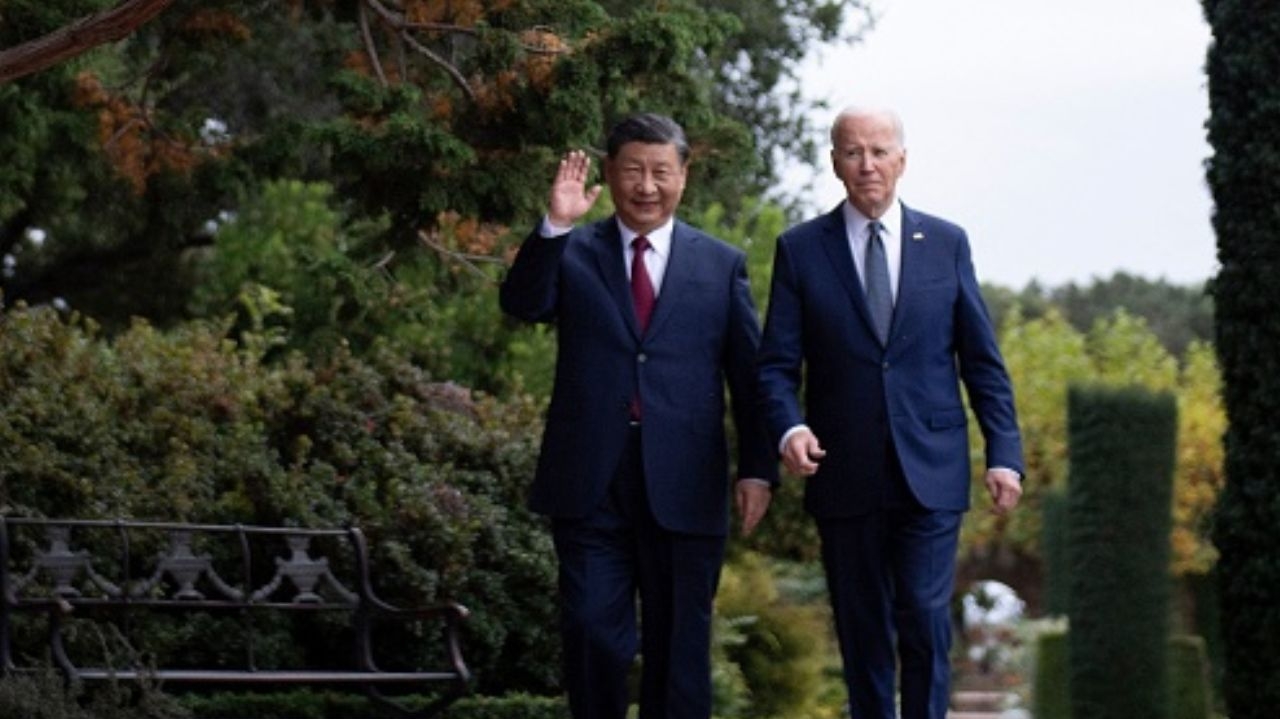 China volta atrás e cancela as negociações de armas com os EUA