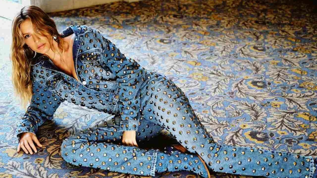 Gisele Bündchen brilha na nova linha jeanswear da Colcci Jeans
