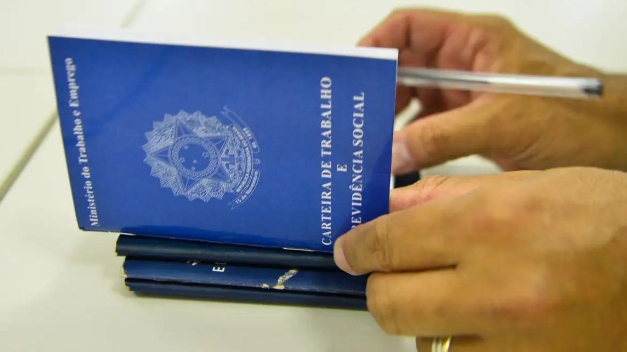 Emprego está em alta no Brasil; mas queda de juros continua sendo um empecilho