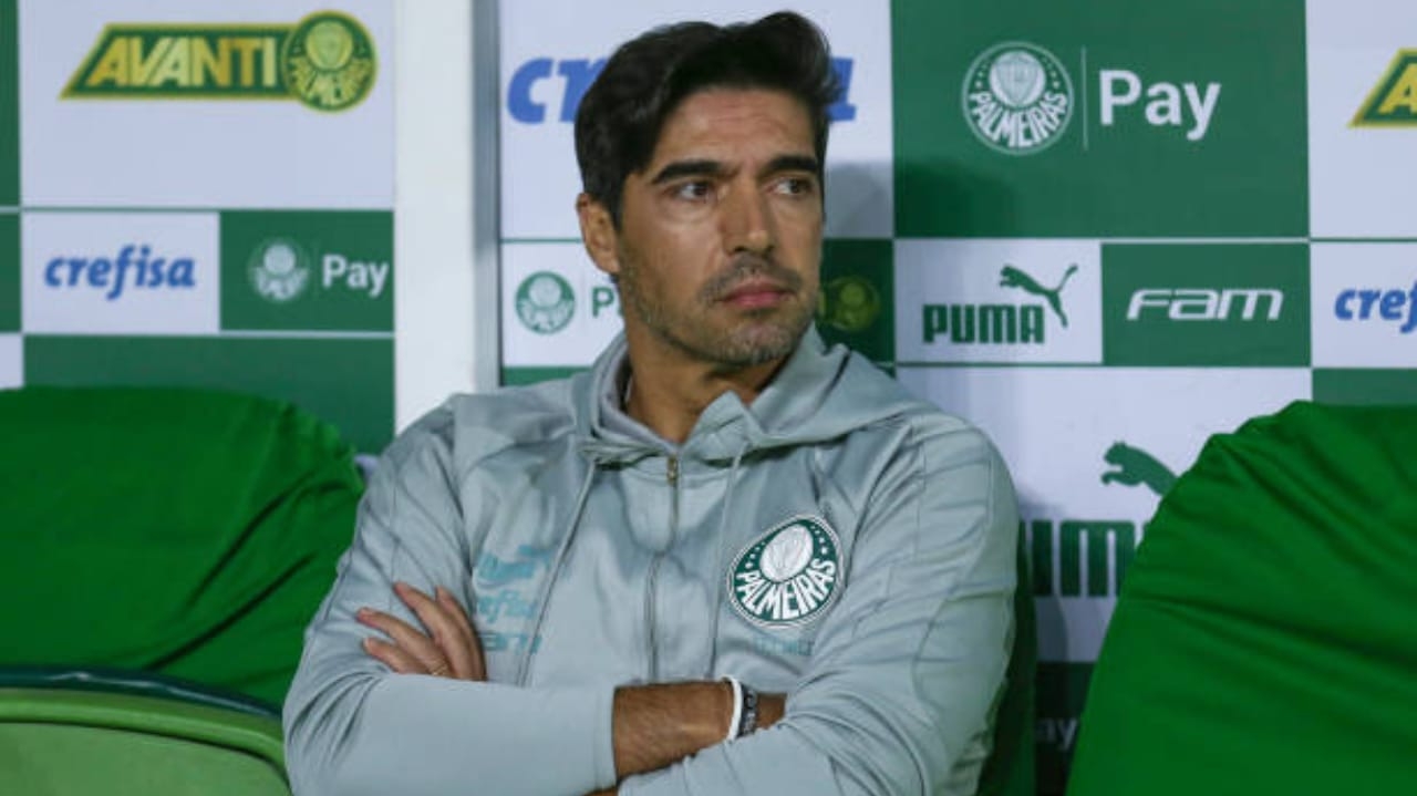 Abel Ferreira explica gesto obsceno em eliminação para o Flamengo na Copa do Brasil