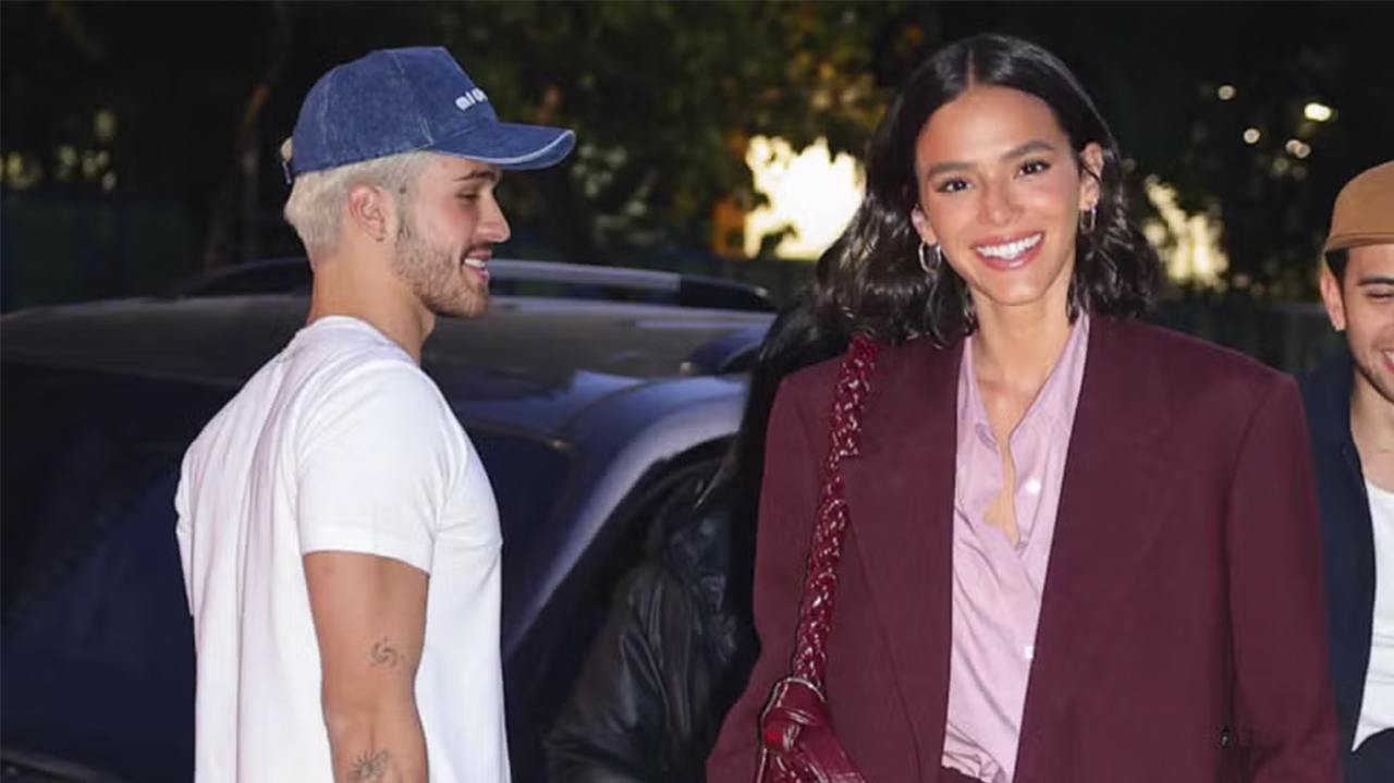 Bruna Marquezine celebra aniversário em festa beneficente ao lado de João Guilherme