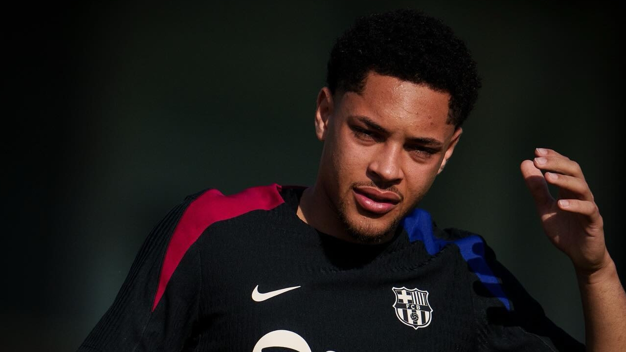 Barcelona recusa proposta de Everton por Vitor Roque