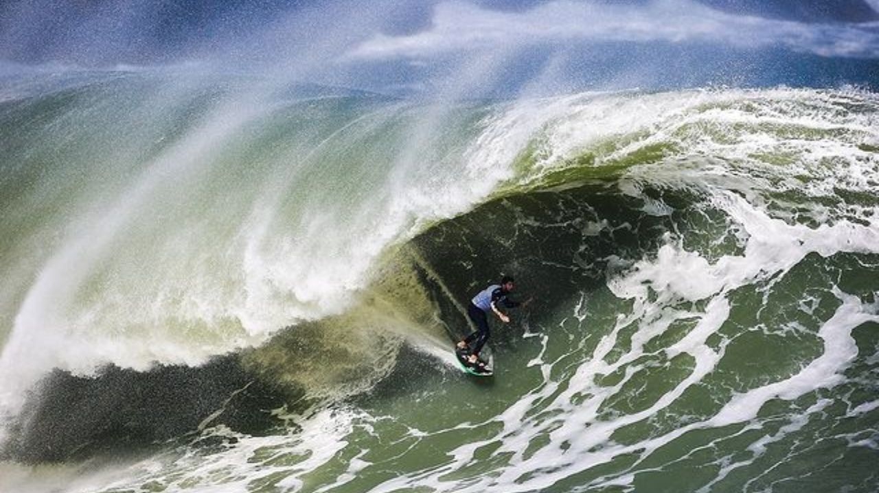 Lucas Chumbo e Pedro Scooby são campeões do Itacoatiara Big Wave