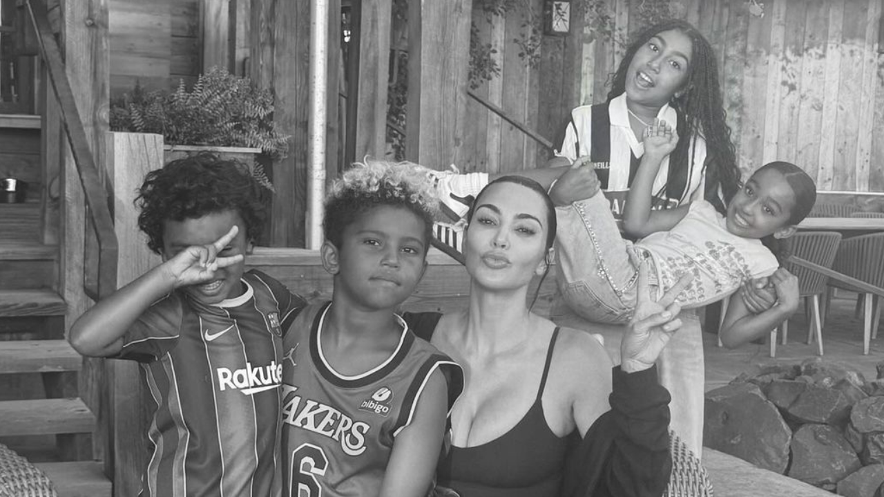 Kim Kardashian revela que seus filhos tentam arrumar um futuro padrasto