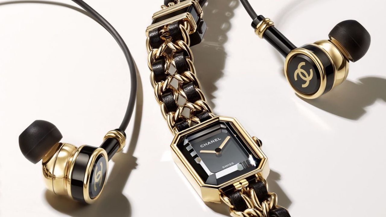 Chanel anuncia lançamento de fone “3 em 1” de R$ 117 mil