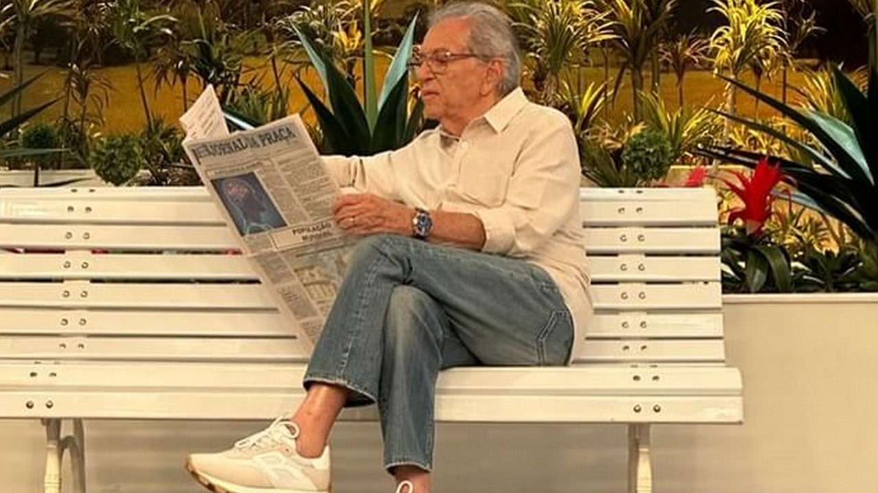 Carlos Alberto decide destino de “A Praça é Nossa” após morte de Silvio Santos