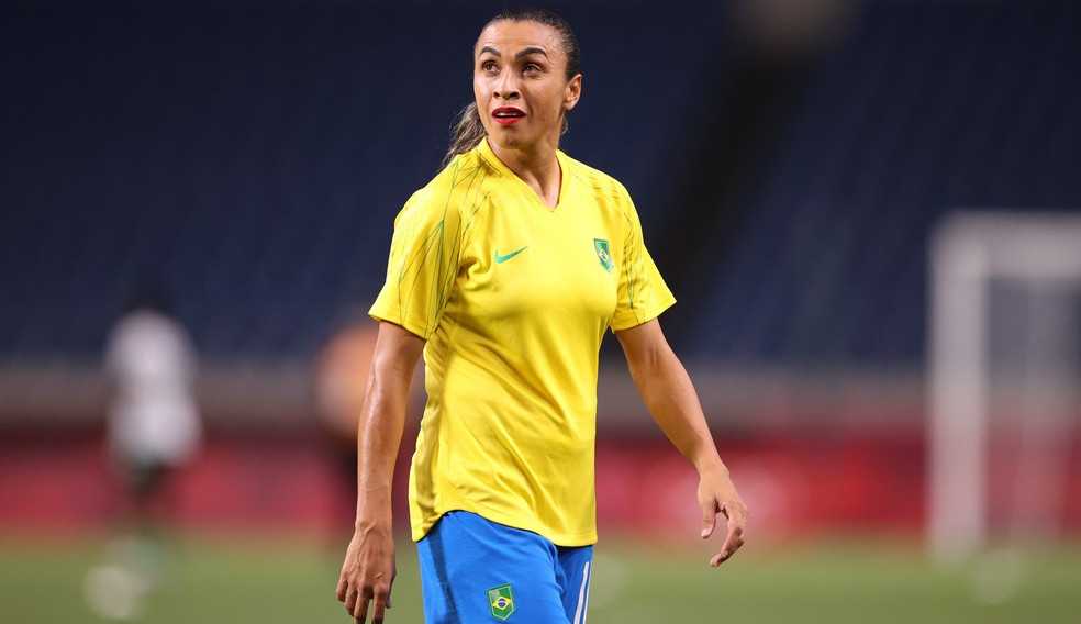Marta anuncia que não pretende se aposentar da seleção