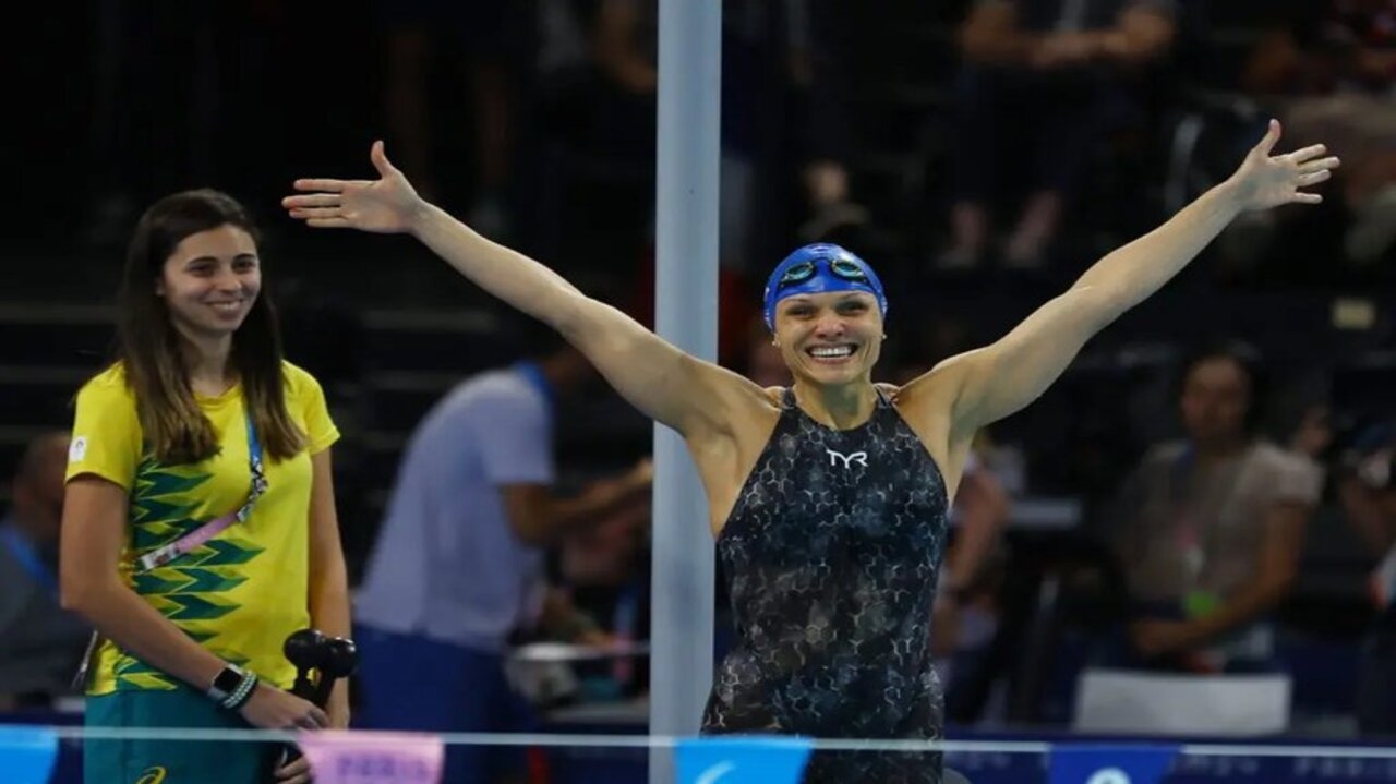 Carol Santiago e Gabrielzinho vão para as finais da natação em primeiro nas Paraolimpíadas