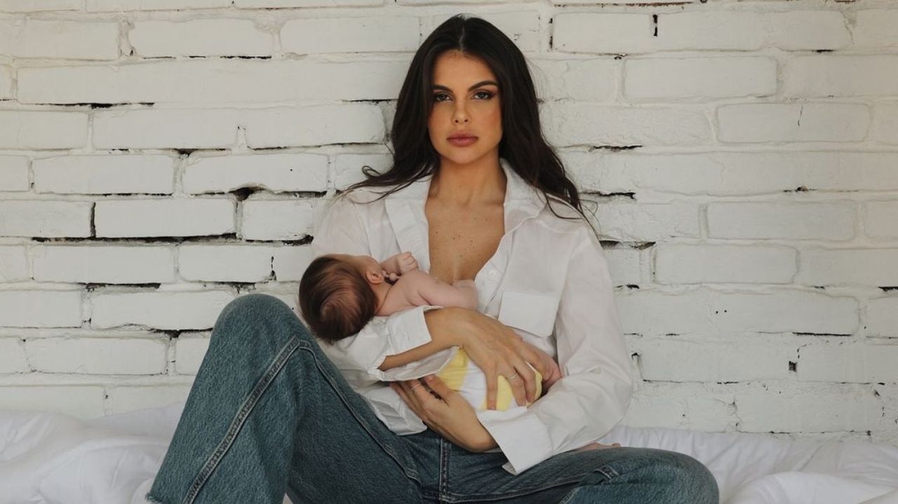 Amanda Kimberlly posta ensaio fotográfico com filha Helena