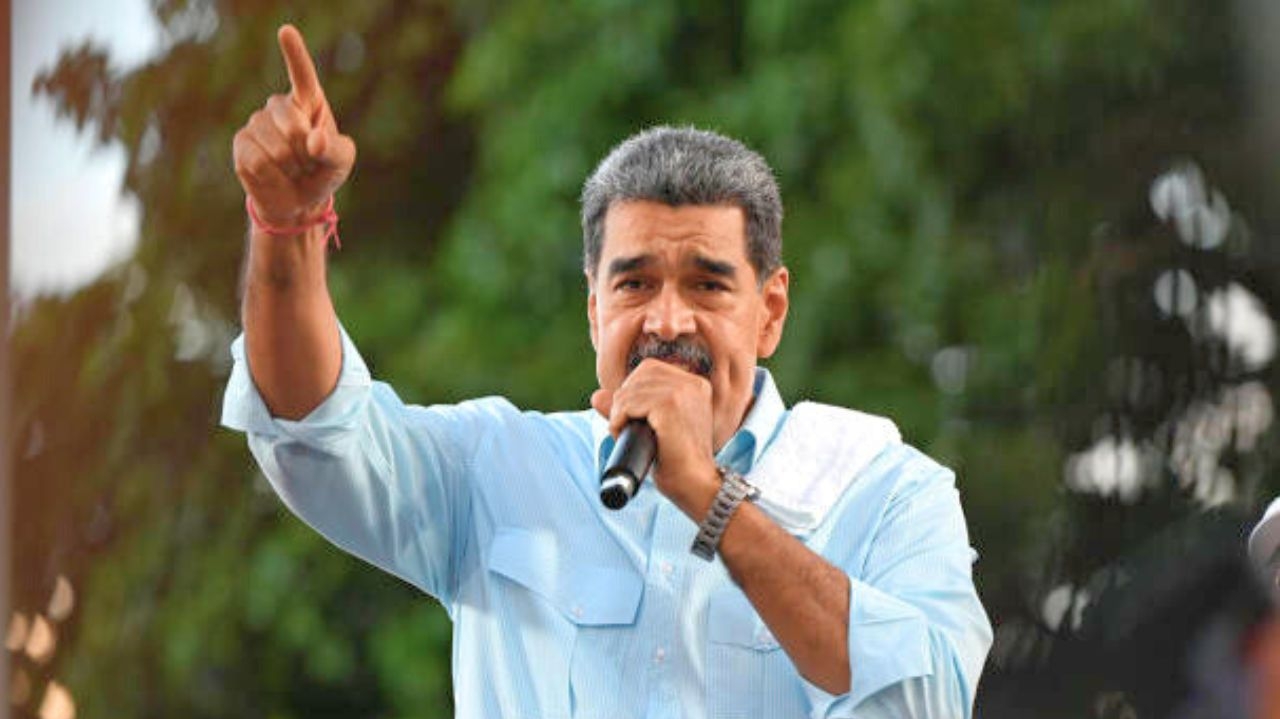 Maduro respeita exílio de González Urrutia e reafirma busca pela paz na Venezuela