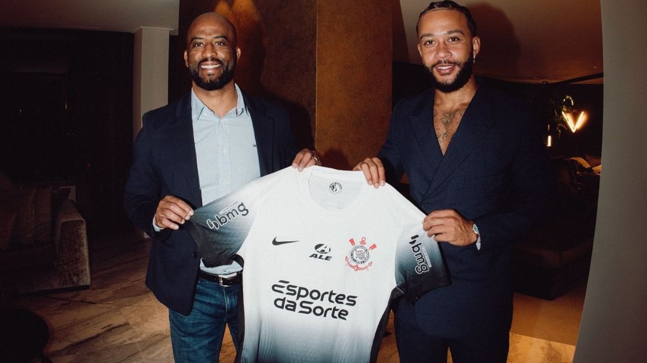 Corinthians não descarta possibilidade de novas contratações após a chegada de Memphis