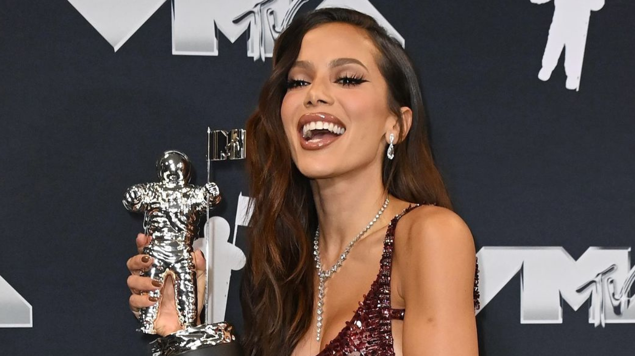 Anitta anuncia pausa na carreira musical após prêmio no VMA: “Estou bem cansada”