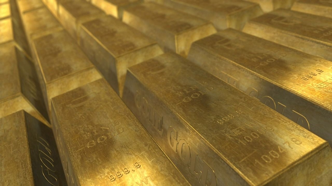Ouro quebra recordes em meio a redução de juros e conflitos bélicos