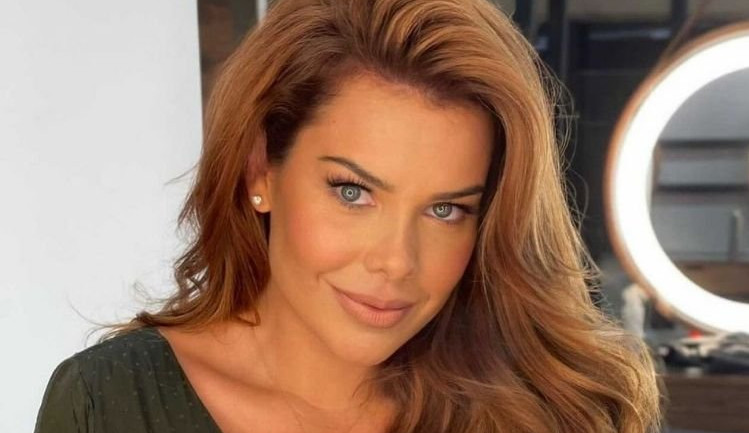 Fernanda Souza revela não querer voltar às novelas: “/Não combina mais”/