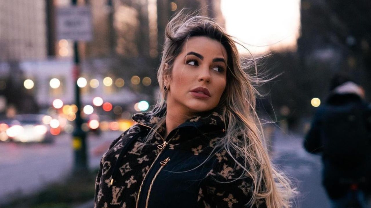 Deolane se pronuncia pela primeira vez após deixar prisão: “sou inocente”