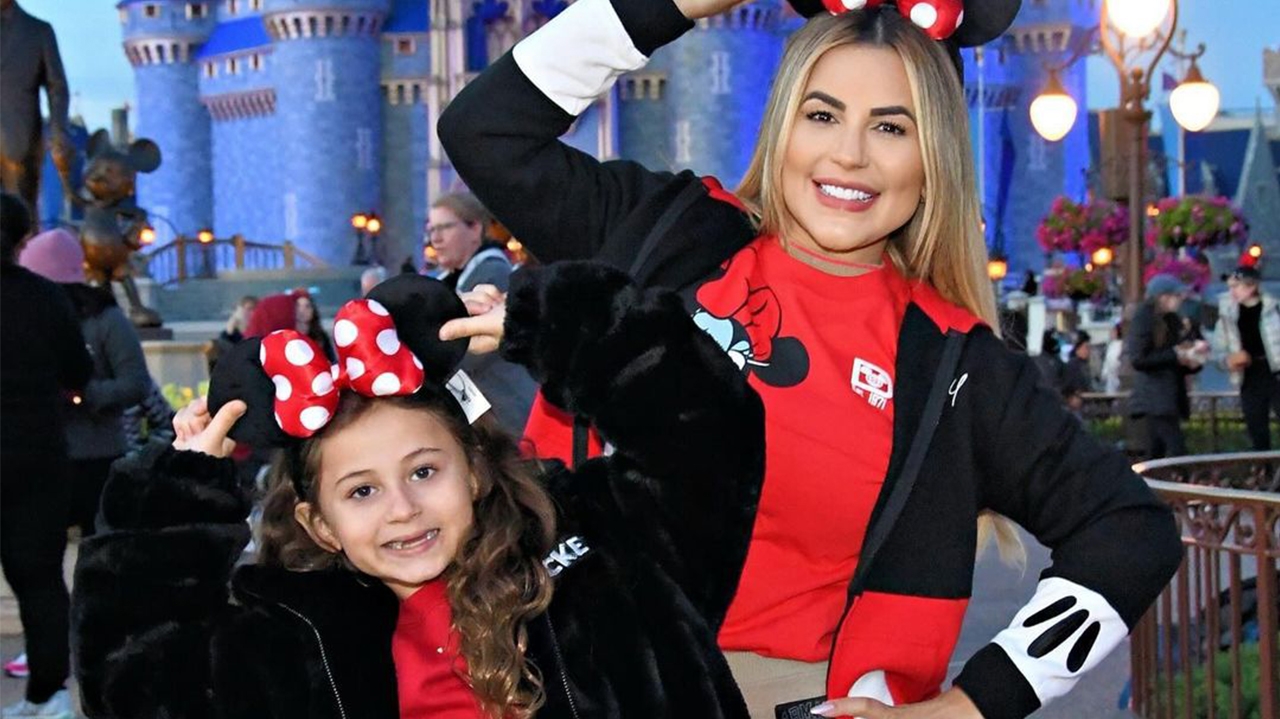 Deolane Bezerra conversa com a filha pela primeira vez após deixar a prisão