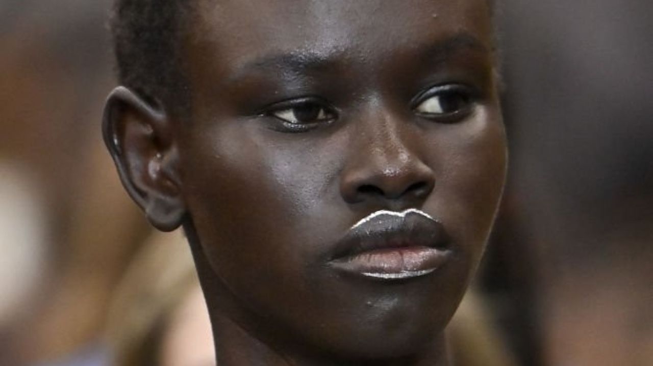 Confira as tendencias de maquiagem que marcaram a PFW