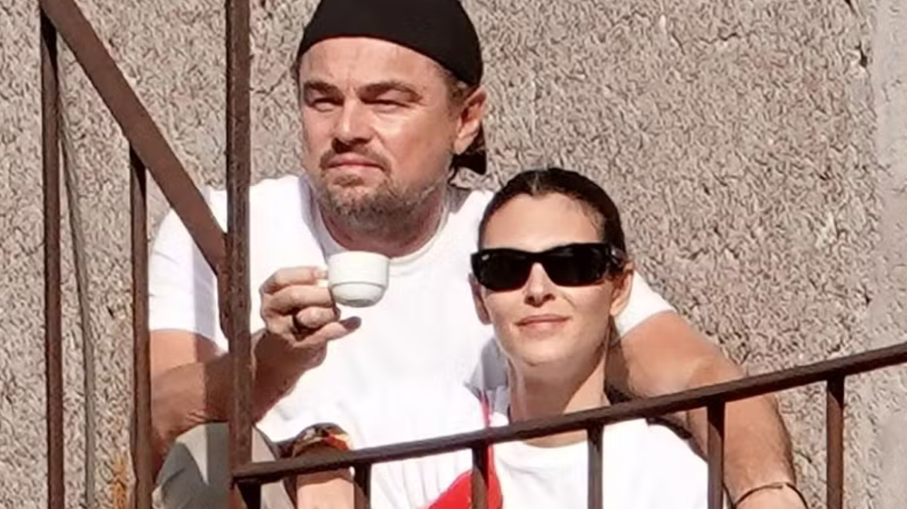 Leonardo Dicaprio aparece em clima de romance com a namorada em Roma