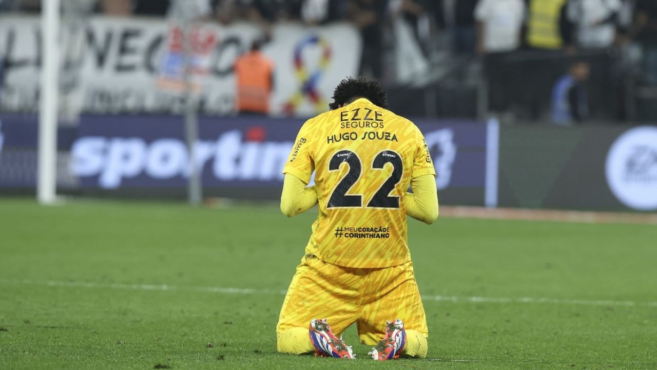 Em ótima fase, Corinthians exercerá a compra em definitivo do goleiro Hugo Souza