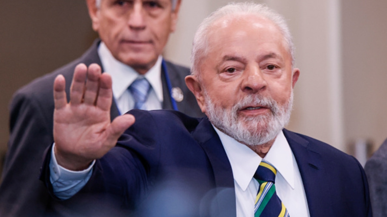 Após acidente doméstico, Lula vai despachar nesta semana no Palácio do Planalto