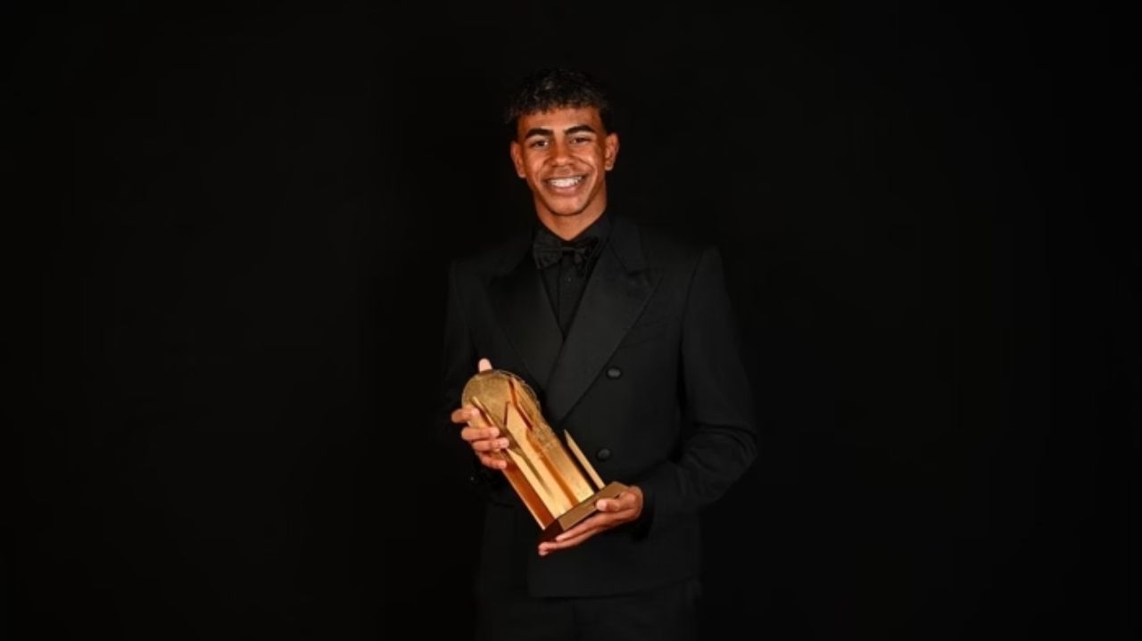 Yamal vence o Troféu Kopa com apenas 17 anos de idade