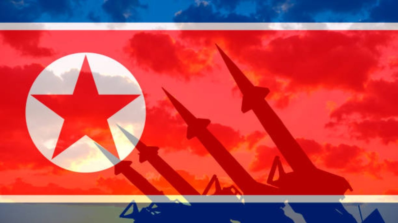 Coreia do Norte lança míssil intercontinental com recordes de altitude e duração