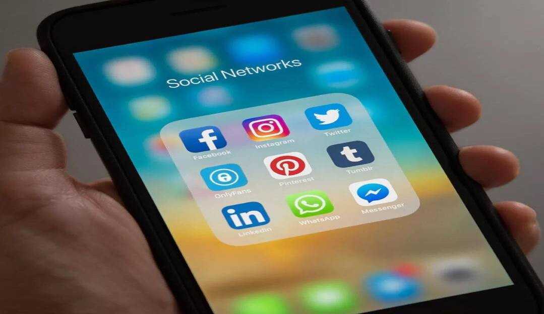 Anúncio feito pelo OnlyFans traz incertezas sobre o futuro da plataforma e cria uma grande disputa por seus usuários e criadores