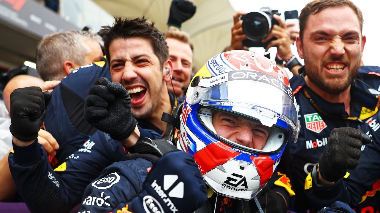 Verstappen ganha GP de São Paulo de forma emocionante após largar em 17º lugar