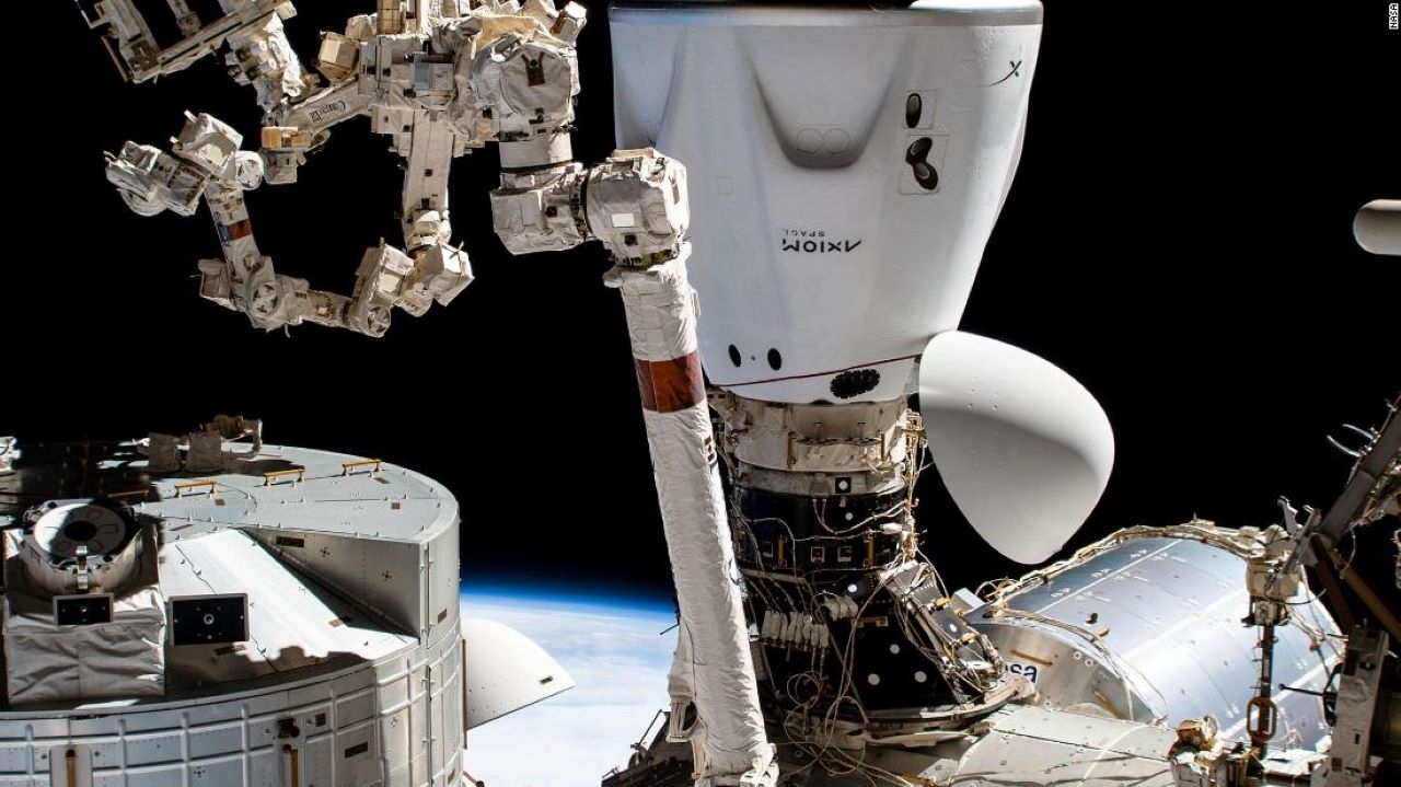 Empresa de Elon Musk vai ajudar na estação espacial durante sua desativação