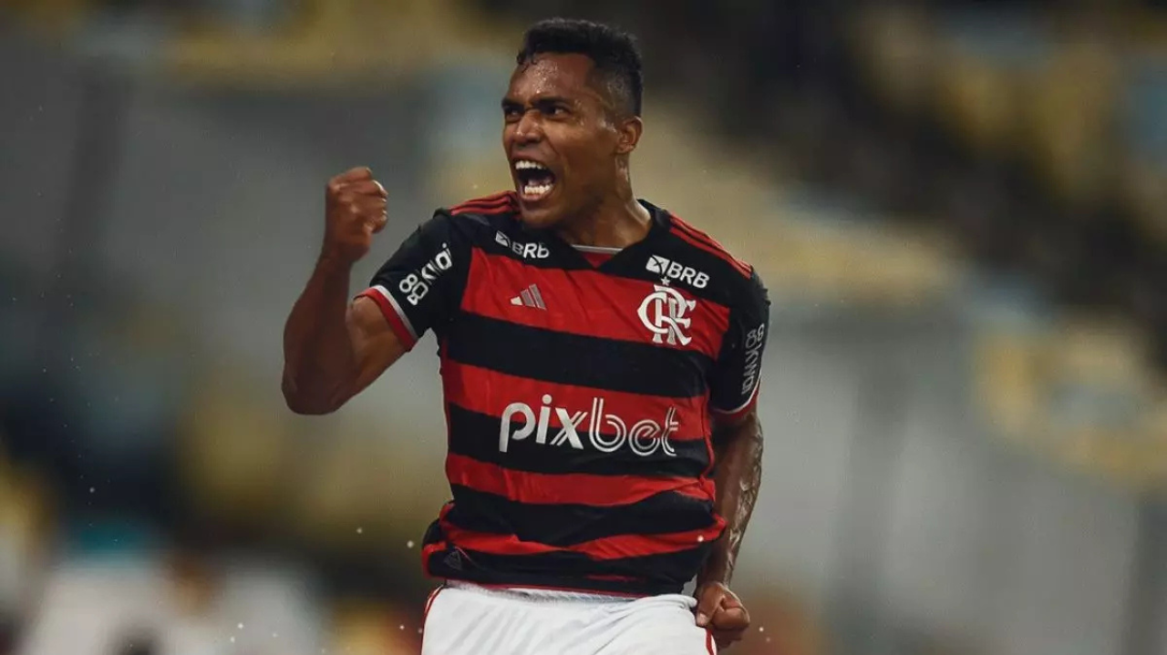 Alex Sandro corresponde às expectativas e se torna peça importante no Flamengo