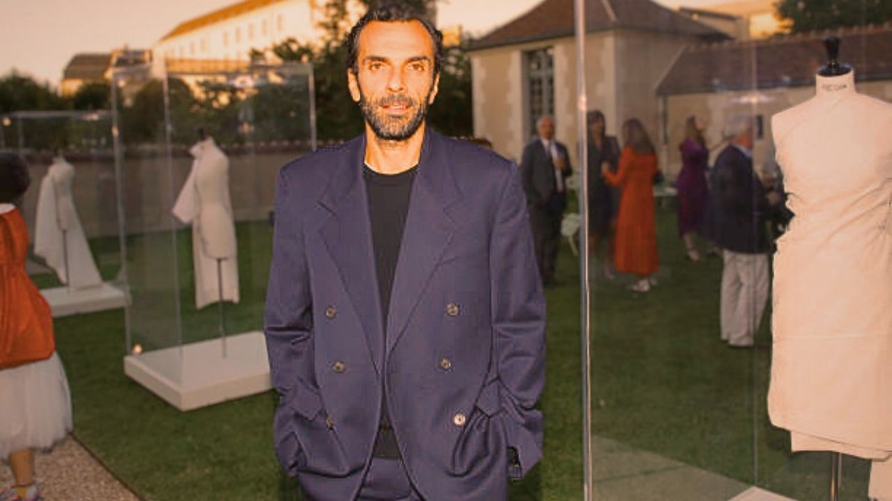 Ex-CEO da Balenciaga assume liderança da Saint Laurent