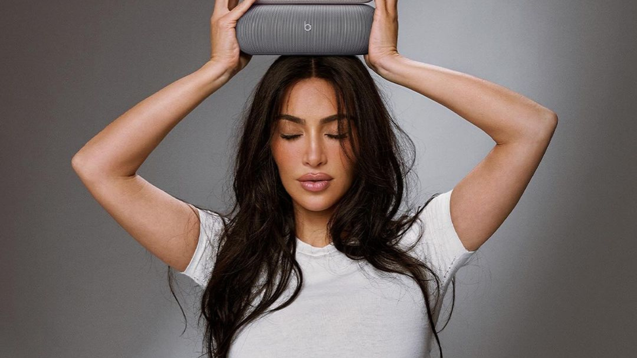 Kim Kardashian compra robô de estimação e impressiona seguidores nas redes sociais