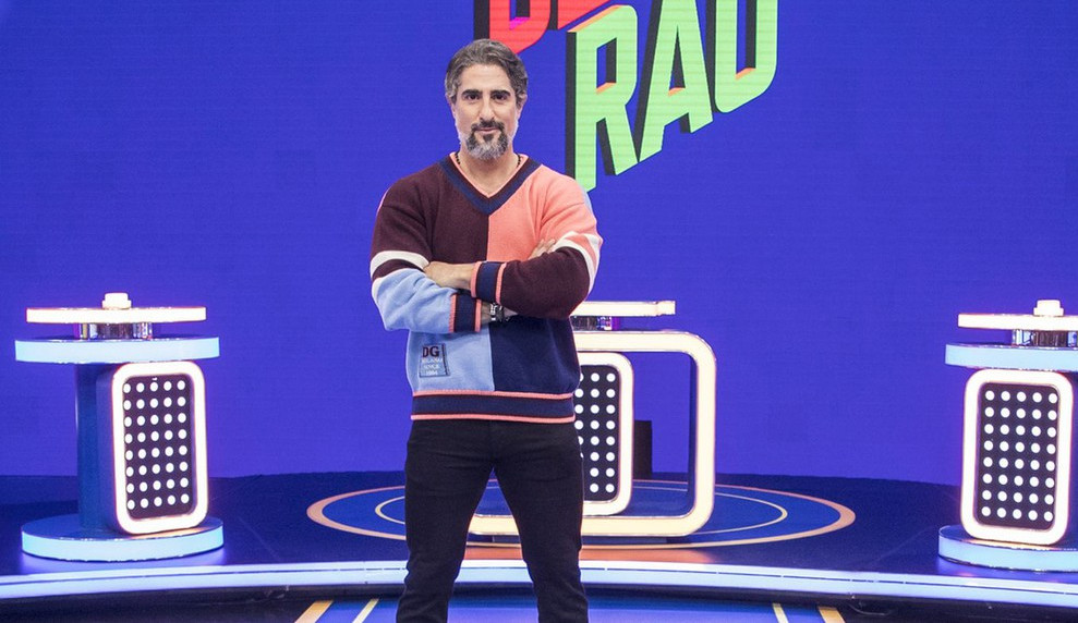 Marcos Mion se joga literalmente depois da sua estreia na Globo