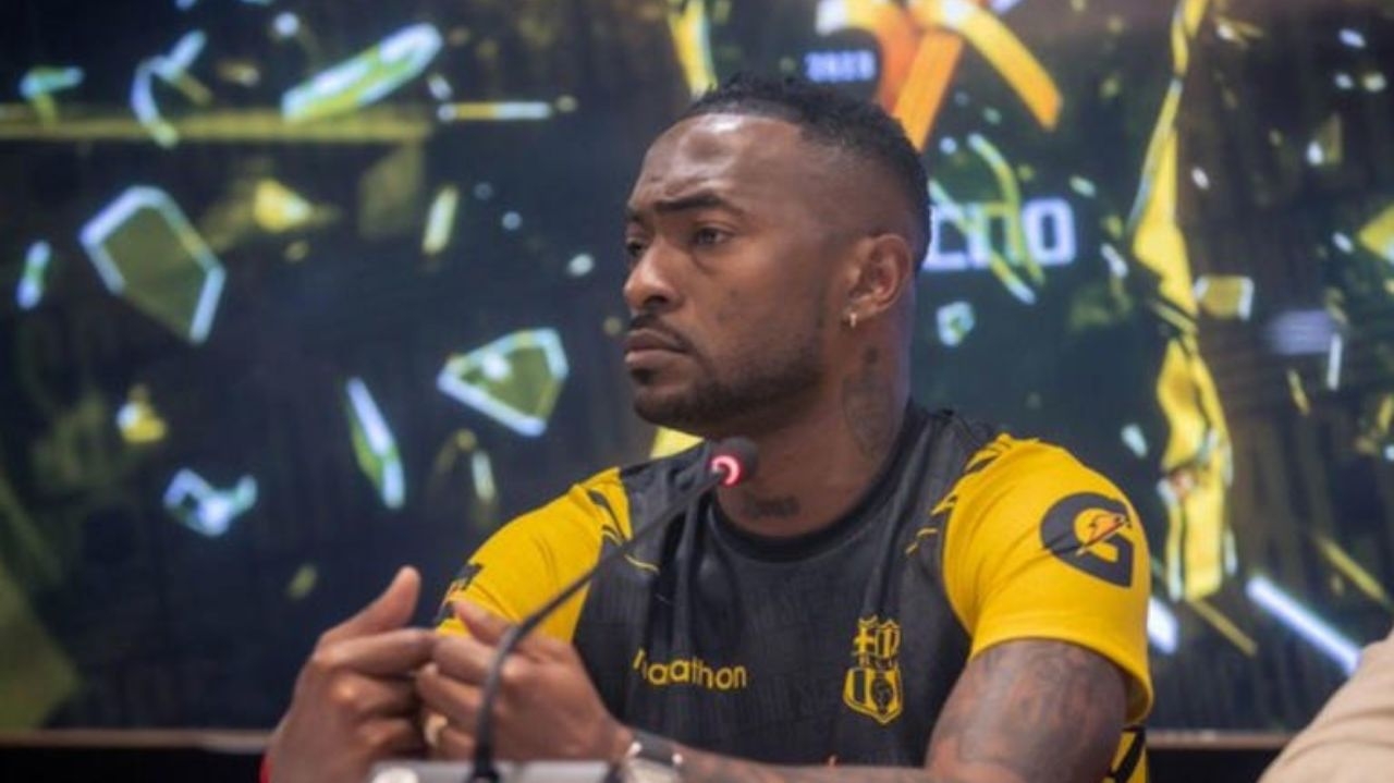 Polícia resgata jogador de futebol do Delfin após sequestro