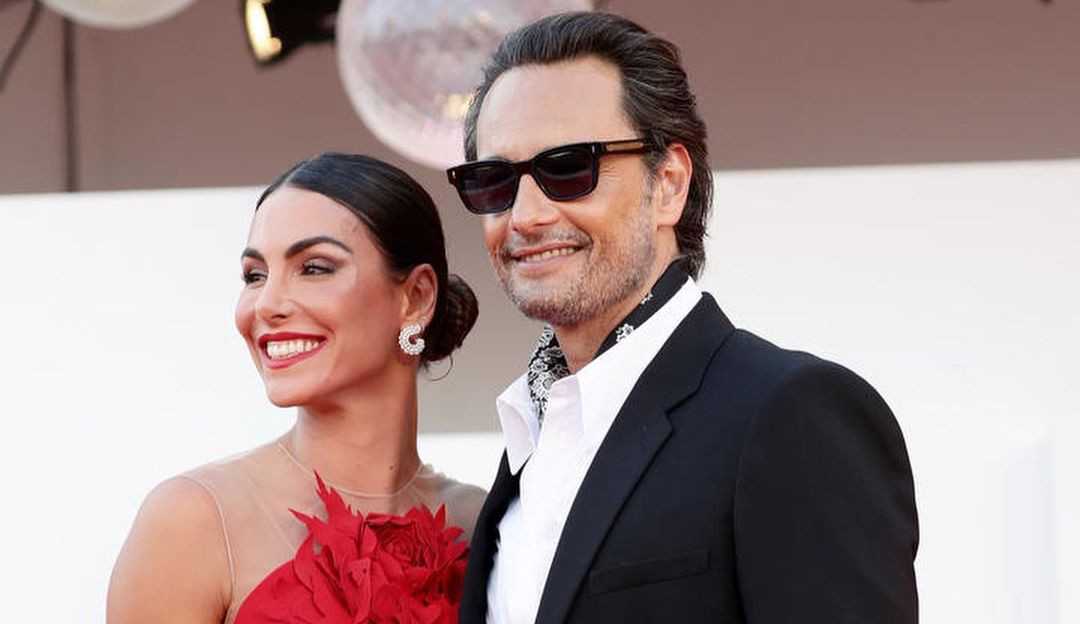 Rodrigo Santoro e Mel Fronchowiak brilham no tapete vermelho em Veneza