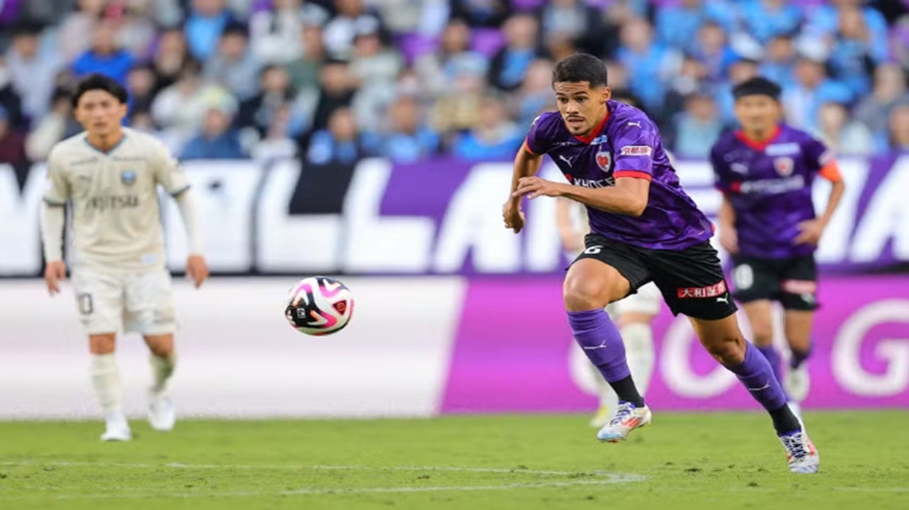 Lucas Oliveira, jogador do Cruzeiro emprestado ao Kyoto Sanga, é alvo do Vasco