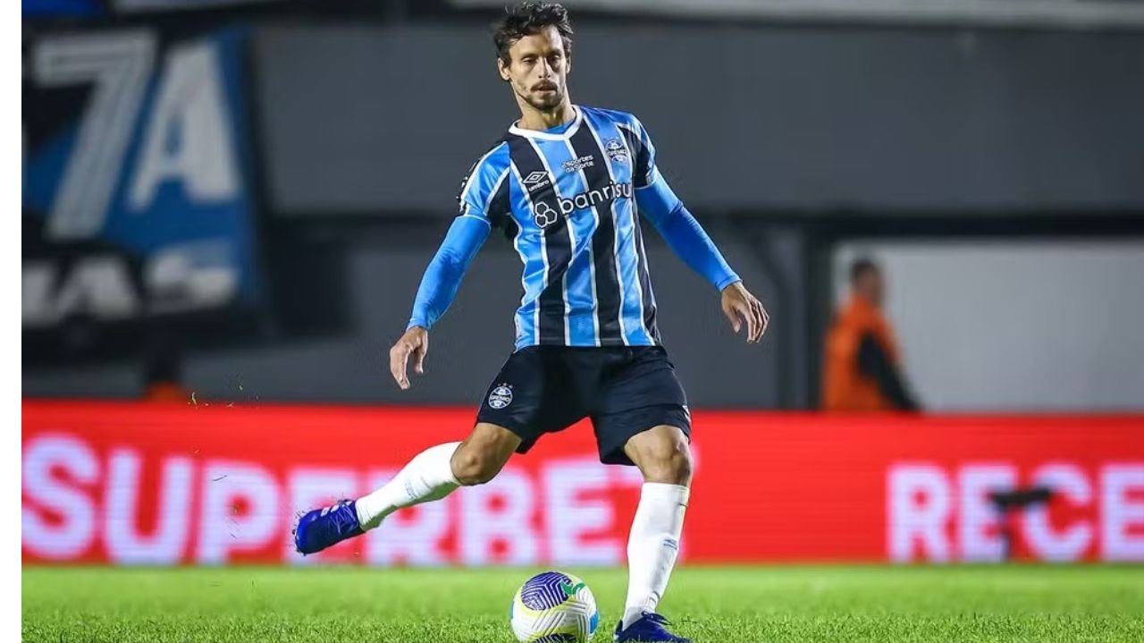 Zagueiro Rodrigo Caio está de saída do Grêmio, após término de seu contrato