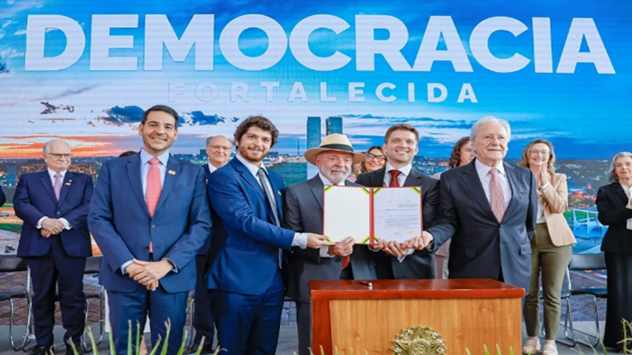 Governo assina decreto “Prêmio Eunice Paiva” para honrar defensores da democracia