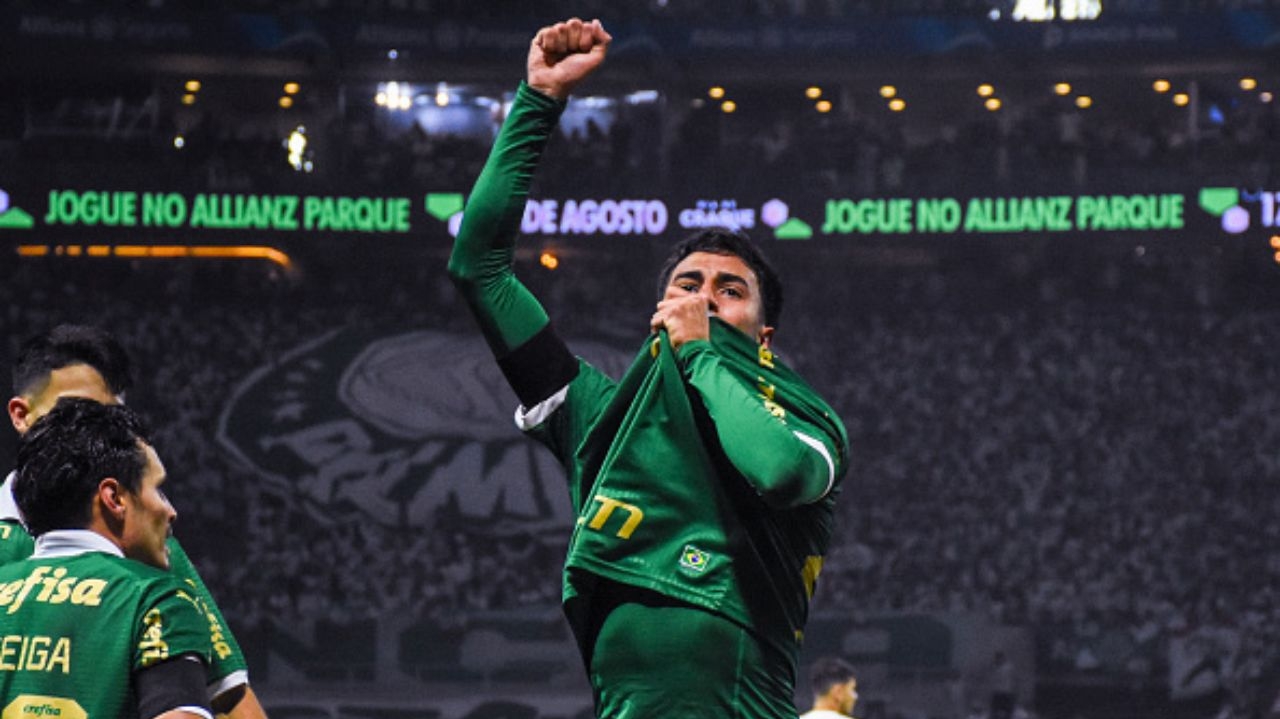 Manchester City mira Vitor Reis e proposta pode superar R$ 250 milhões