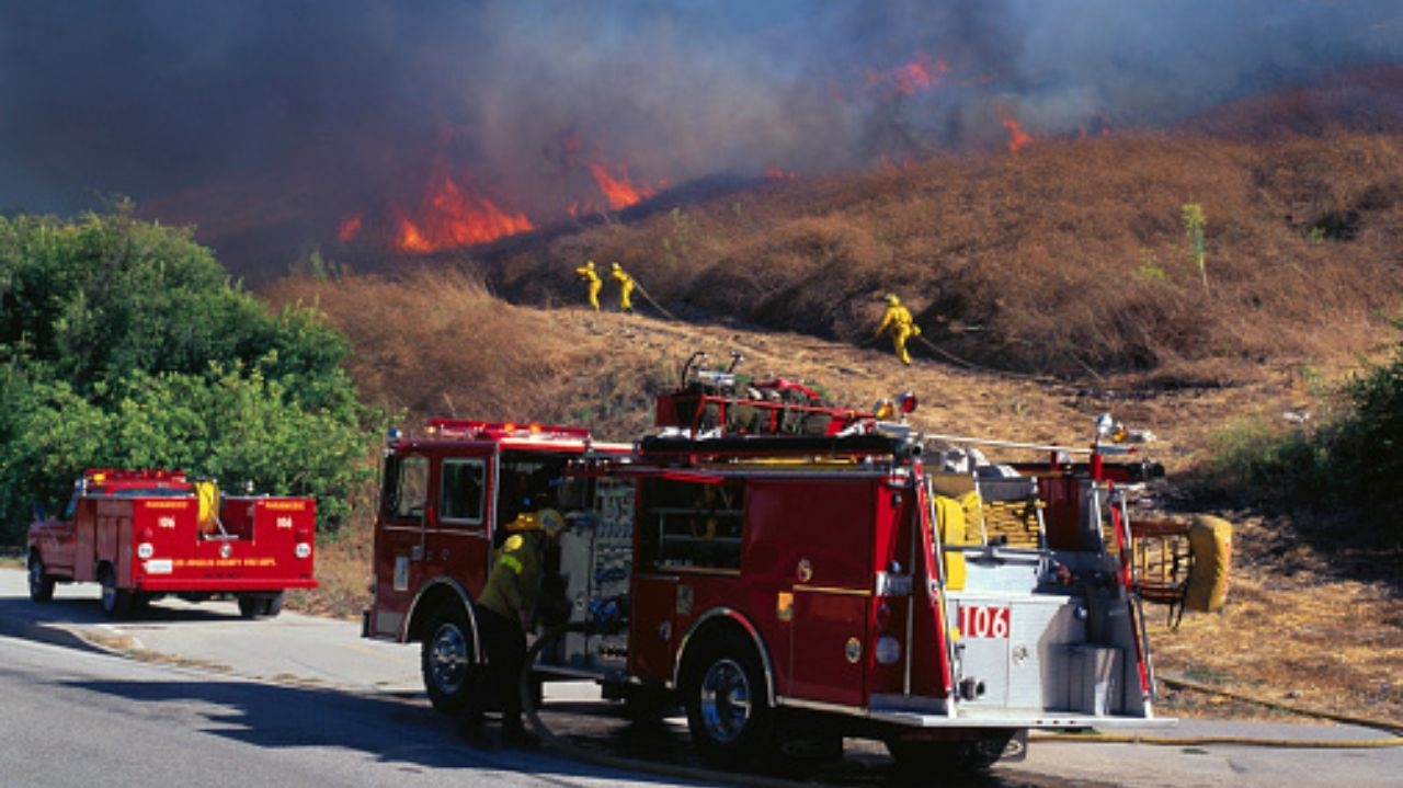 Após 17 dias de combate contra os incêndios em Los Angeles novos focos aparecem