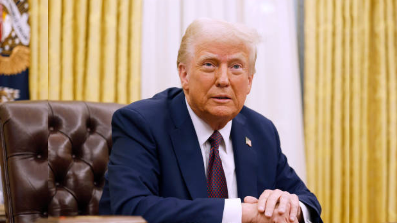 Ordem assinada por Donald Trump sobre a cidadania é suspensa pela Justiça Federal