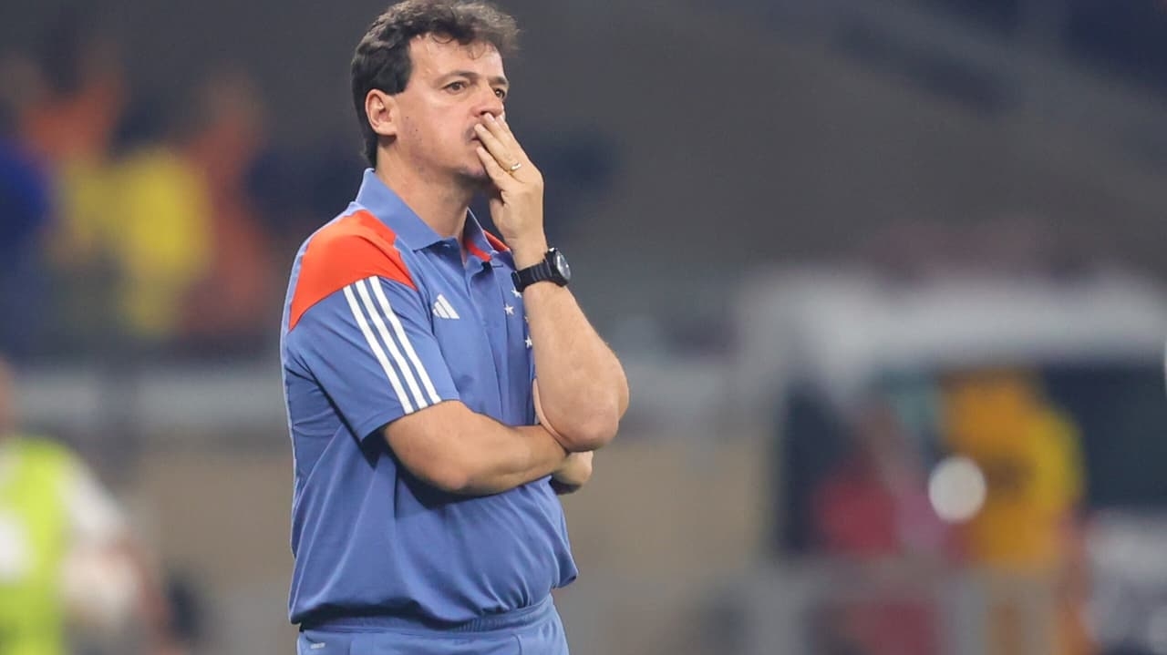 Cruzeiro demite Fernando Diniz; Renato Gaúcho é o favorito para assumir o cargo