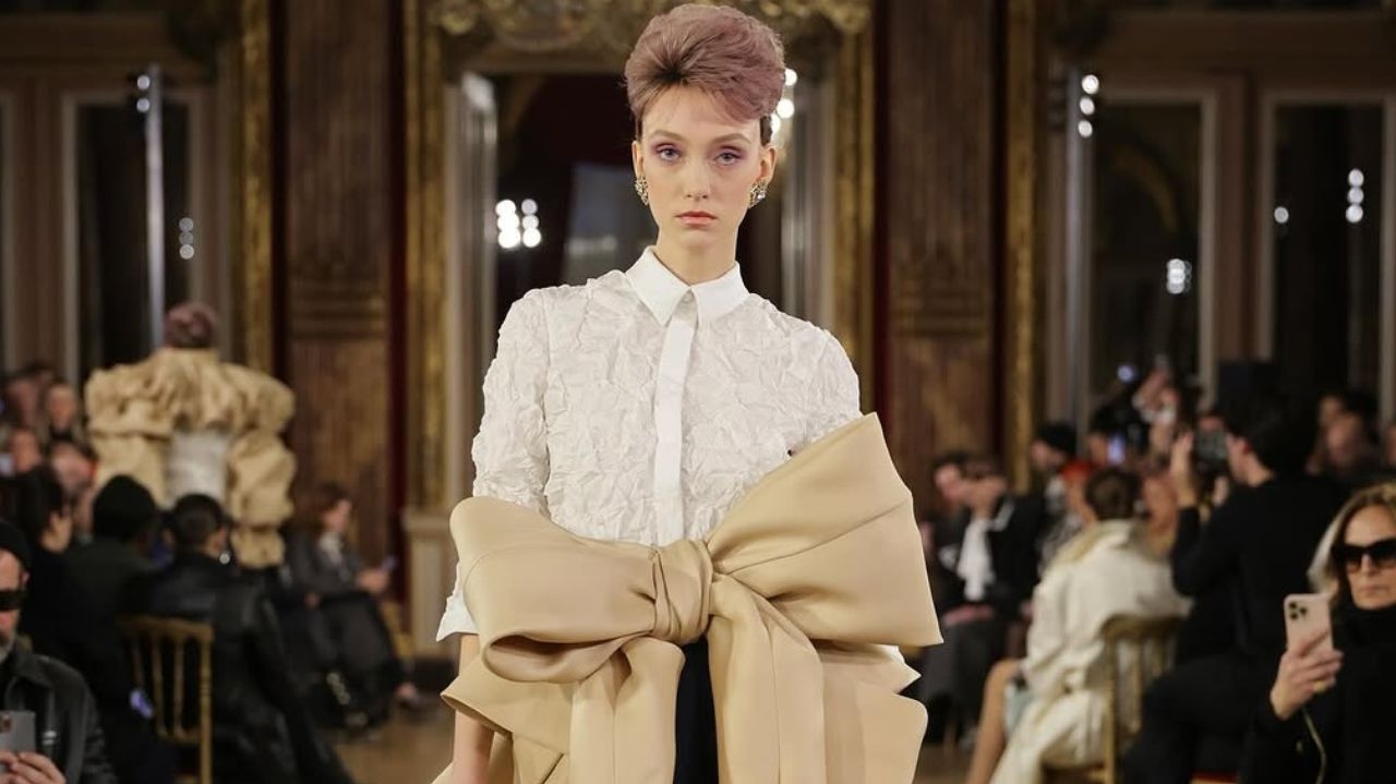 Viktor&Rolf apresenta nova coleção de alta-costura